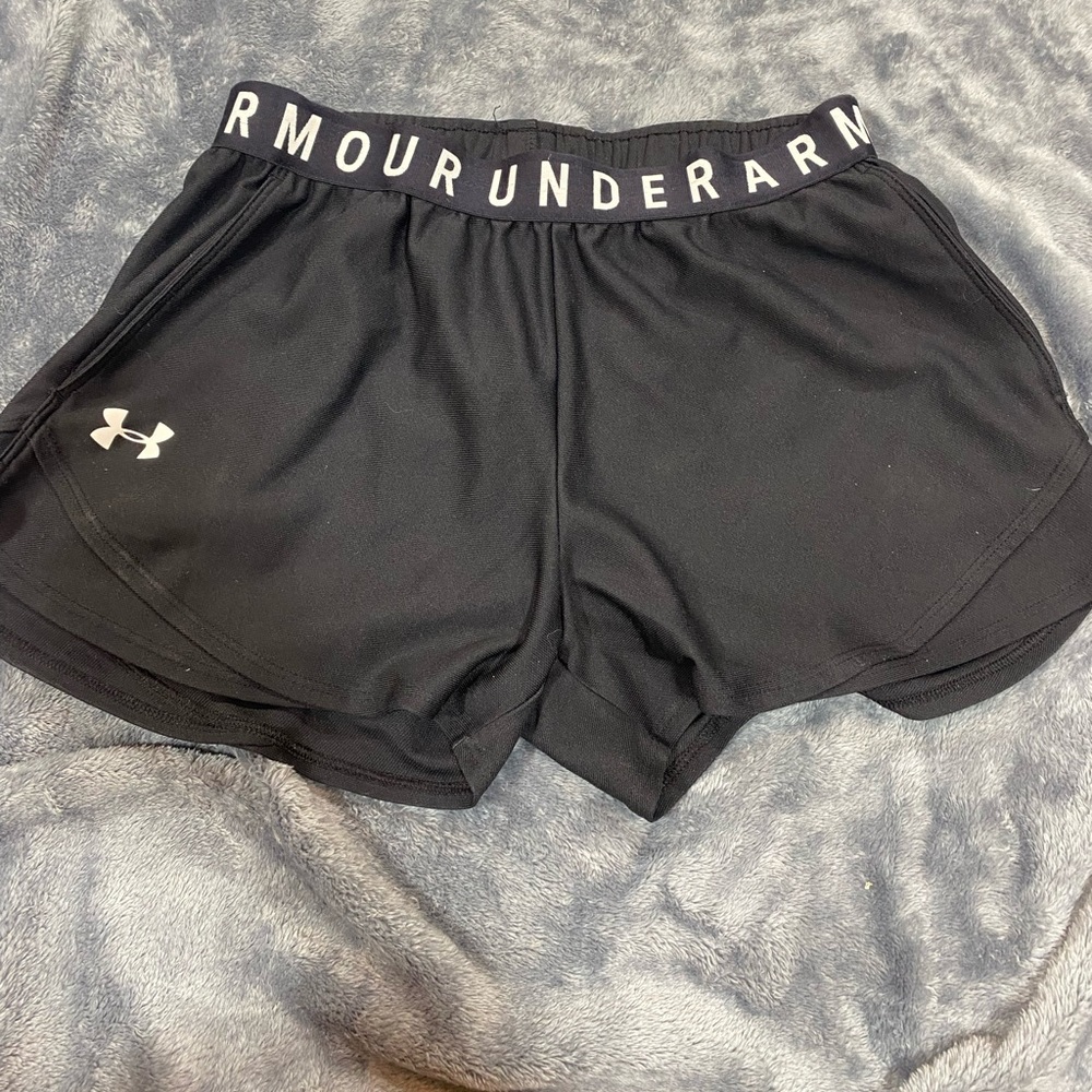 Black under amour shorts